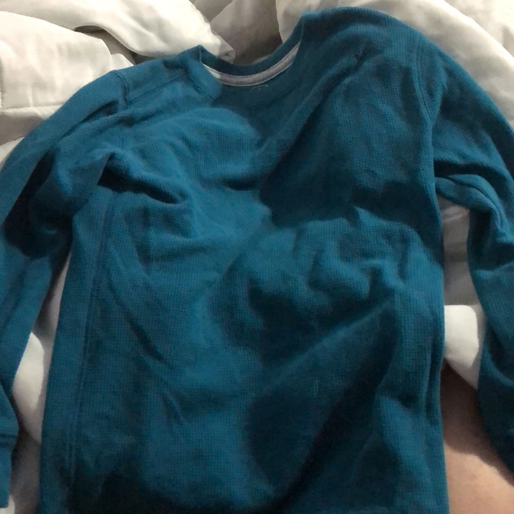 4 Shirt Bundle🤑 - Picture 7 of 8